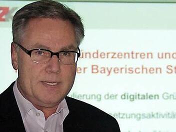 Thomas Kneitz informiert über das angestrebte digitale Gründerzentrum. Fotos: Marco Meißner