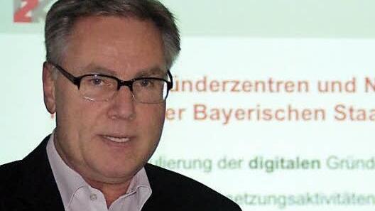 Thomas Kneitz informiert über das angestrebte digitale Gründerzentrum. Fotos: Marco Meißner