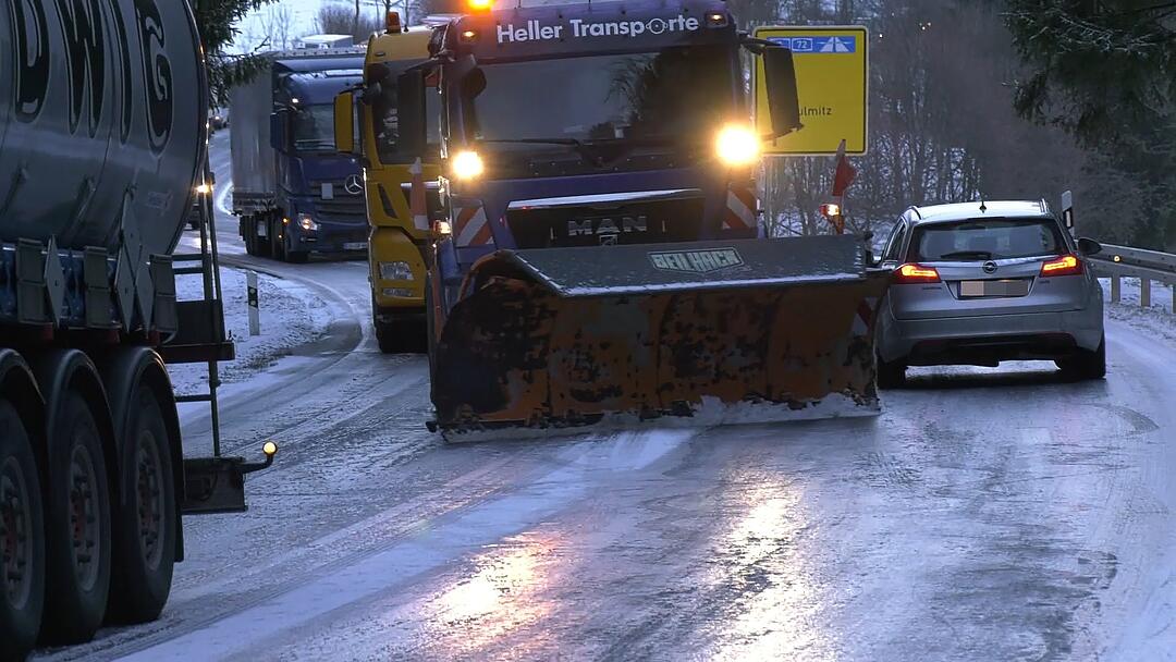 Wintereinbruch in Franken: Blitzeis und Schnee