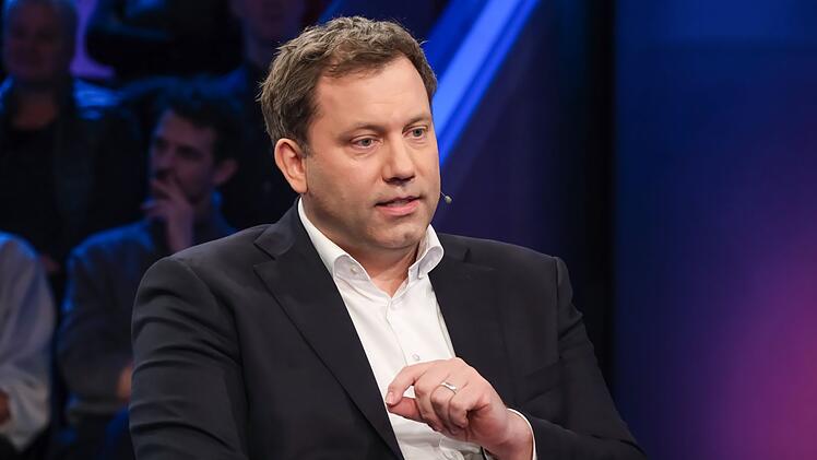 SPD-Chef Lars Klingbeil zeigte sich am Mittwochabend bei Sandra Maischberger optimistisch, dass die Regierung eine Mehrheit für ihre geplanten Reformen findet.