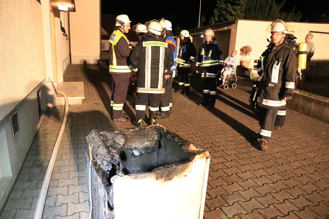Kleine Ursache, große Wirkung: Komplettes Treppenhaus verraucht