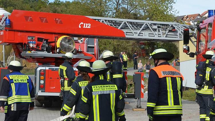 Unverzichtbar bei solch einem "Brand" sind die Drehleitern die aus Bad Kissingen und Münnerstadt kamen. Foto: Peter Rauch