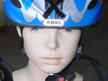 Beim Verkehrssicherheitstag am Sonntag geht es auch um das Thema Fahrradhelm. Foto: Hubert Koch
