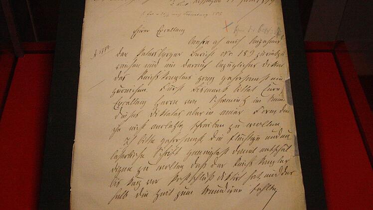 Zu sehen ist auch das Original des Kissinger Diktats von 1877. Foto: Ralf Ruppert