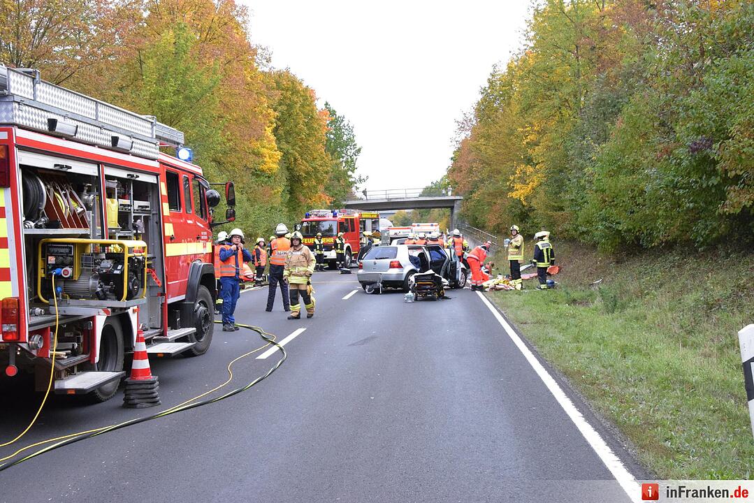 Unfall bei Margetshöchheim: Vier Erwachsene und vier Kinder verletzt