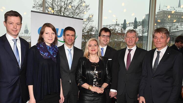 Heinrich Rudrof (rechts) beim Neujahrsempfang 2017 der Bamberger CSUFoto: Ronald Rinklef