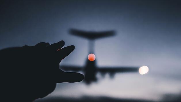 Auf dem Weg zum Flughafen Nürnberg: Crew meldet Laserpointer-Angriff auf Passagierflugzeug