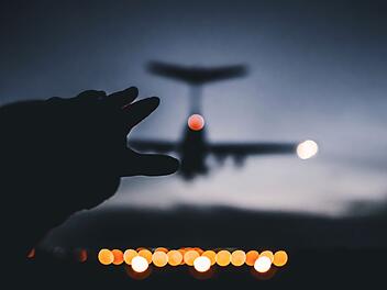 Auf dem Weg zum Flughafen Nürnberg: Crew meldet Laserpointer-Angriff auf Passagierflugzeug