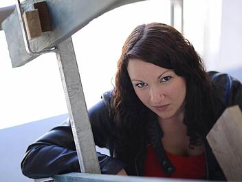 Heidy de Blum präsentiert ihr theaterstück "Zwei Wahrheiten und eine Lüge" erstmals in Kulmbach. Foto: privat