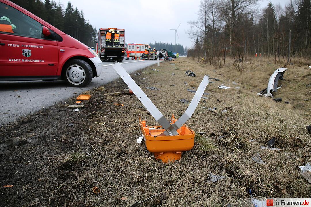 Fahrer stirbt bei Überschlag auf der A9