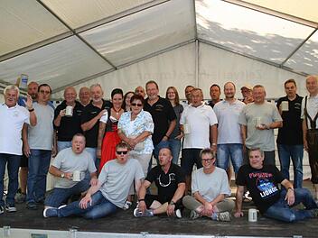 Nach drei Tagen Kellerfest sind die Helfer vom Höchstadter Kellerbergverein geschafft. Foto: Hans Joachim Leiss