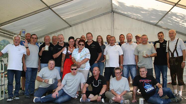 Nach drei Tagen Kellerfest sind die Helfer vom Höchstadter Kellerbergverein geschafft. Foto: Hans Joachim Leiss