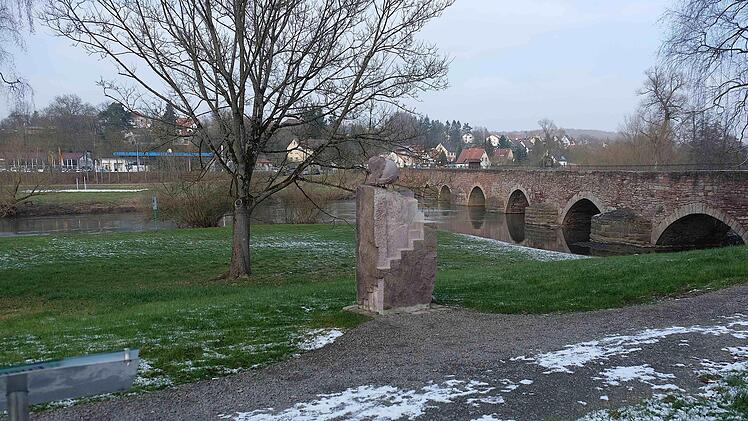 Umweit der alten Saalebrücke soll die Gasleitung verlegt werden. Gerd Schaar