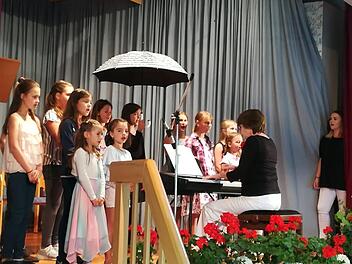 Großer Auftritt der Nüdlinger Spatzen beim Jubiläumskonzert der Chorgemeinschaft Frohsinn. Foto: Christa Müller