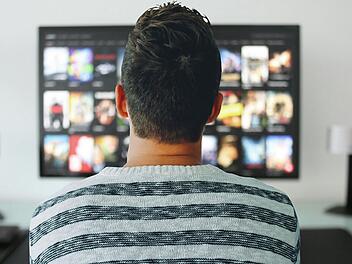 Wer schaut dir zu, wenn du im Internet Pornos schaust? So sammeln Pornoseiten deine Daten und geben sie weiter.