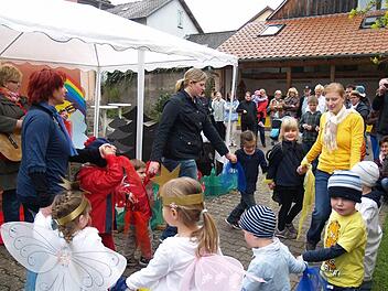 Auftritt der Kindergartenkinder in Großwenkheim.  Foto: mta