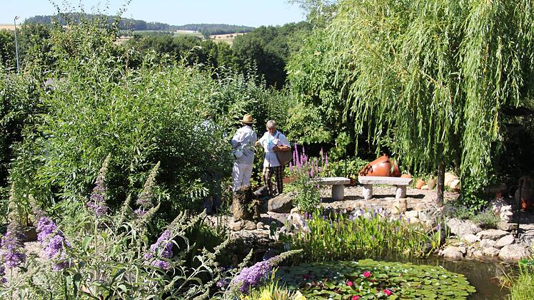 Idyll mit Gartenteich bei Michael und Wilfried Mauer Foto: Alexandra Kemnitzer