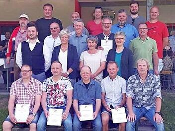 Mitgliederehrung beim VfB Autenhausen  Foto: Carsten Höllein