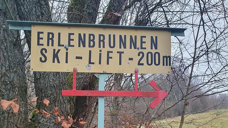 Ein Hinweis aus besseren Zeiten. Am Erlenbrunnen lag in den vergangenen Jahren insgesamt zu wenig Schnee. Foto: Steffen Standke