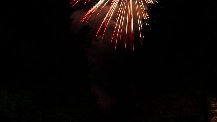 Feuerwerk bei der Kurgartenbeleuchtung in Bad Bocklet. Foto: Björn Hein
