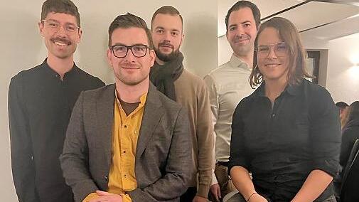 Der neue Vorstand der Wirtschaftsjunioren Erlangen besteht aus (v. l. ) Rene Schmitt (Kassenwart), Felix Gundlack (Beisitzer), Daniel Reißner (Kreissprecher), Markus Dutschke (Stellvertreter) und Nina Kremer (Beisitzerin).