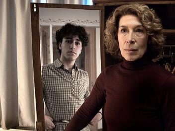 Josefa (Adele Neuhauser) kehrt nach 35 Jahren in ihr Heimatdorf zur&uuml;ck, das sie einst als Josef (Riccardo Campione) verlassen hatte. Dass sie eine Frau ist, wusste sie schon ihr ganzes Leben.