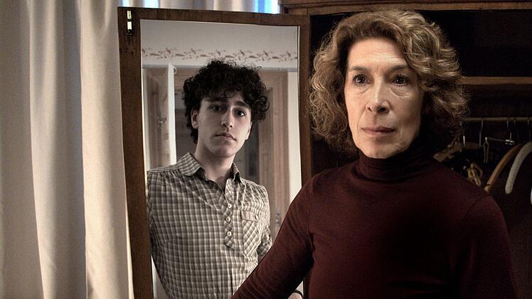 Josefa (Adele Neuhauser) kehrt nach 35 Jahren in ihr Heimatdorf zur&uuml;ck, das sie einst als Josef (Riccardo Campione) verlassen hatte. Dass sie eine Frau ist, wusste sie schon ihr ganzes Leben.