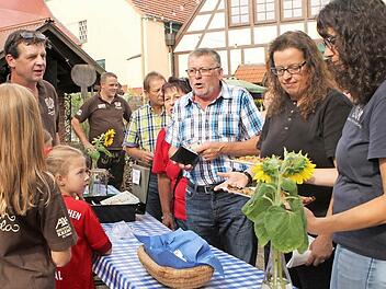 Viele Helfer waren im Einsatzversuchten an den Ständen die Gäste zu verwöhnen.