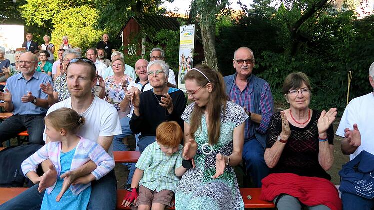Beim Klassiker "Kalinka" klatschte das Publikum begeistert mit.