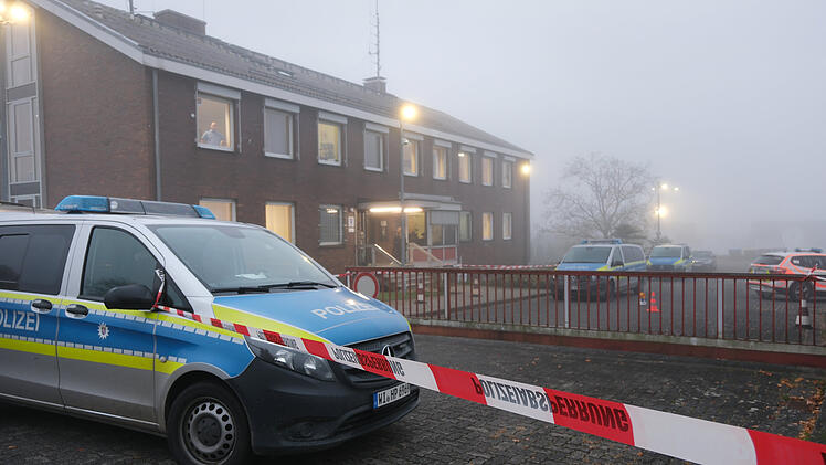 Frau zieht Waffe gegen Beamte und wird erschossen