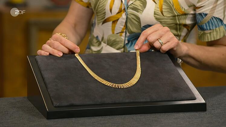 Mit reichlich 750er-Gold warteten die n&auml;chsten Verk&auml;ufer dieses Colliers auf.