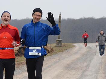 Anton Luber (links) und Dieter Probst auf der Strecke kurz nach der Ruine Aura. Fotos: Jürgen Schmitt