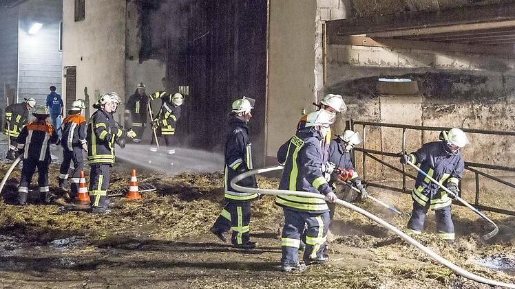 Die Feuerwehren hatten den kleinen Brand in Wagenhausen schnell unter Kontrolle.  Foto: René Ruprecht