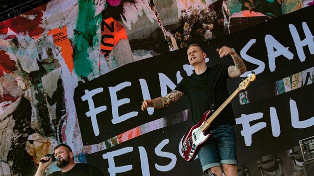 Feine Sahne Fischfilet rocken die B&uuml;hne: So war ihr Auftritt bei Rock im Park 2019 Foto: Matthias Hoch