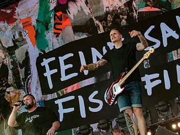Feine Sahne Fischfilet rocken die B&uuml;hne: So war ihr Auftritt bei Rock im Park 2019 Foto: Matthias Hoch