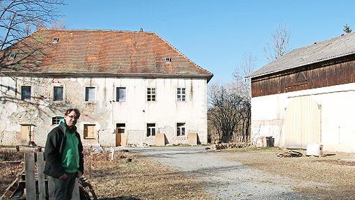 Im April soll die Sanierung und Wiederbelebung des Guts Hummendorf beginnen. Eigentümer Janosch Asen hofft, dass der erste wesentliche Bauabschnitt planmäßig fertig wird, so dass er mit der ganzen Familie in einem Jahr einziehen kann.