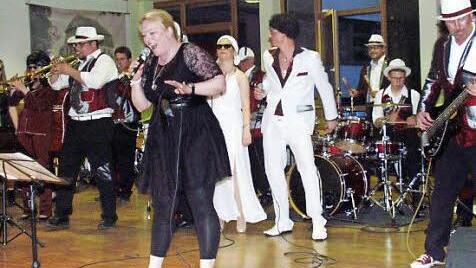 Der Fanfarenzug Lichtenfels ließ den Sound der 60er Jahre wieder lebendig werden.