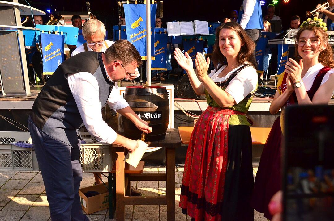 Auf dem Marktplatz Ebermannstadt wird gefeiert!