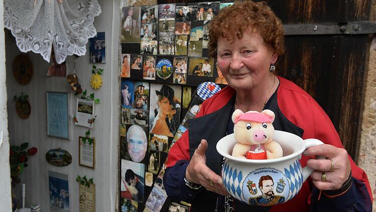 Sogar einen königlichen Nachttopf hat Maria Böhnlein...