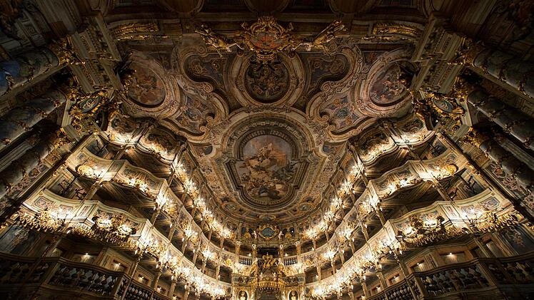 Das Bayreuther Markgräfliche Opernhaus nach den Restaurierungsarbeiten.Foto: Daniel Karmann/dpa