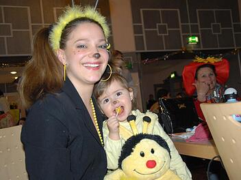 Im Vereinshaus und im Atlantis war Kinderfasching angesagt.Fotos: Bernhard Panzer, Roland Meister