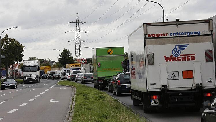Das Verkehrsnetz in Bamberg war aufgrund des enormen Rückstaus den gesamten Tag über immer wieder überlastet. Foto: Matthias Hoch