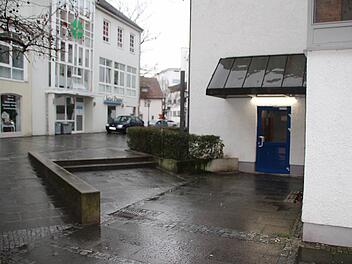 Hier, in der Gerbergasse, soll der junge Mann die 27-Jährige Frau in der Nacht zum Sonntag bewusstlos geschlagen haben. Anschließend trug er sie durch das Treppenhaus des Parkhauses Post. Dabei filmten ihn die Überwachungskameras. Foto: Ulrike Nauer