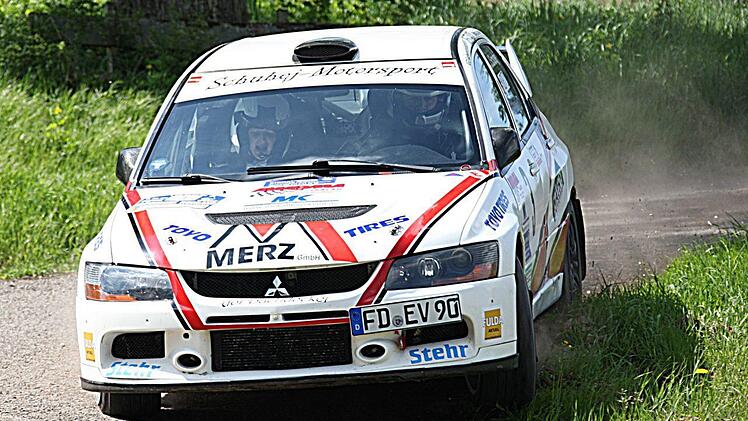 Für den Fuldaer Jörg Schuhej sah es nach WP4 ganz danach aus, dass er die Weinland-Rallye als Gesamtsieger verlassen würde. Doch am Start der vorletzten WP ging eine Antriebswelle in die Brüche. Damit waren alle Hoffnungen auf den Tagessieg zunichte.