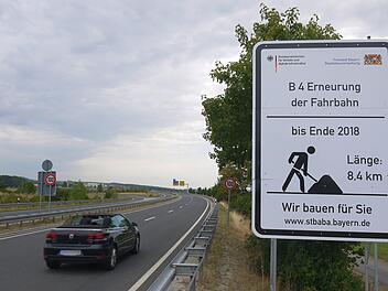 Da geht's los:  Am  Montag wird die B4 zwischen  Untersiemau und Rossach komplett gesperrt. Es gibt aber eine  einfache Umleitung, die durch  auf der Kreisstraße  durch Großheirath wieder zurück auf die  Bundesstraße führt.Berthold Köhler