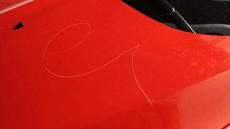 Bubenreuth: Feuerwehrauto demoliert - Einsatzkräfte entsetzt