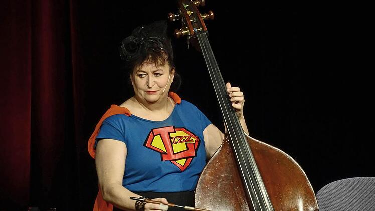 Lizzy Aumeier als Superlizzy in CoburgFoto: Jochen Berger