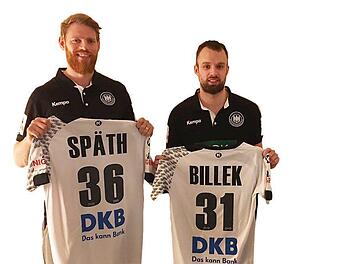 Am Wochenende trugen Manuel Späth von FrischAuf Göppingen und Florian Billek vom HSC Coburg noch gemeinsam das Nationaltrikot, am Mittwochabend sind sie in der HUK-Arena Kontrahenten. Foto: privat