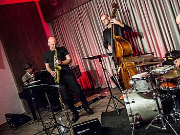 Tizian Jost, Kin Barth (Saxofon), Sven Faller und Christoph Huber" (von links) gastierten erstmals in Coburg. Foto: Jochen Berger