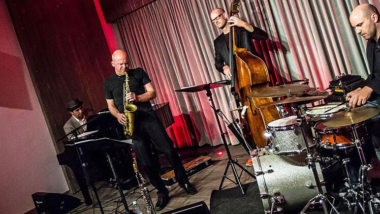 Tizian Jost, Kin Barth (Saxofon), Sven Faller und Christoph Huber" (von links) gastierten erstmals in Coburg. Foto: Jochen Berger